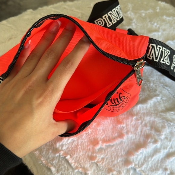 Pink Fanny pack - Picture 2 of 2